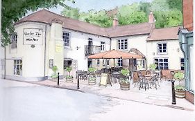 White Hart Cafe Bar & Bistro